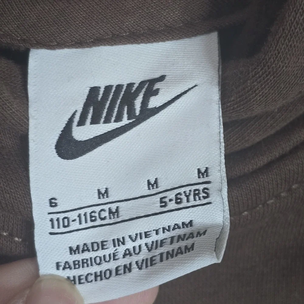 Nike‎ Boys Kids Hoodie Pullover Brown Spellout Logo Size M 5-6yrs